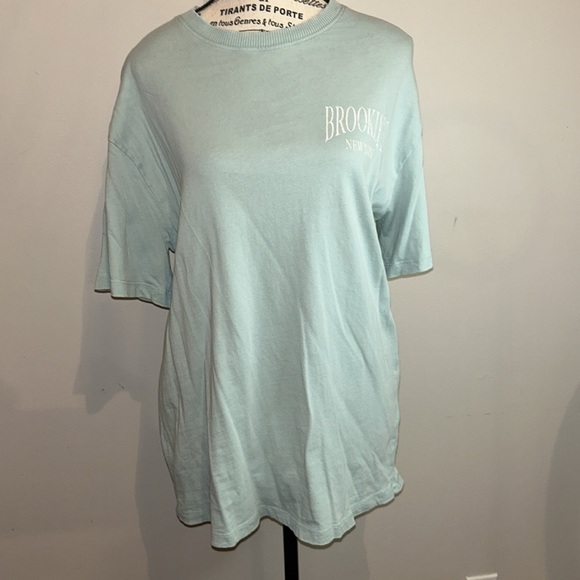 Garage light blue Brooklyn, New York - Picture 2 of 9